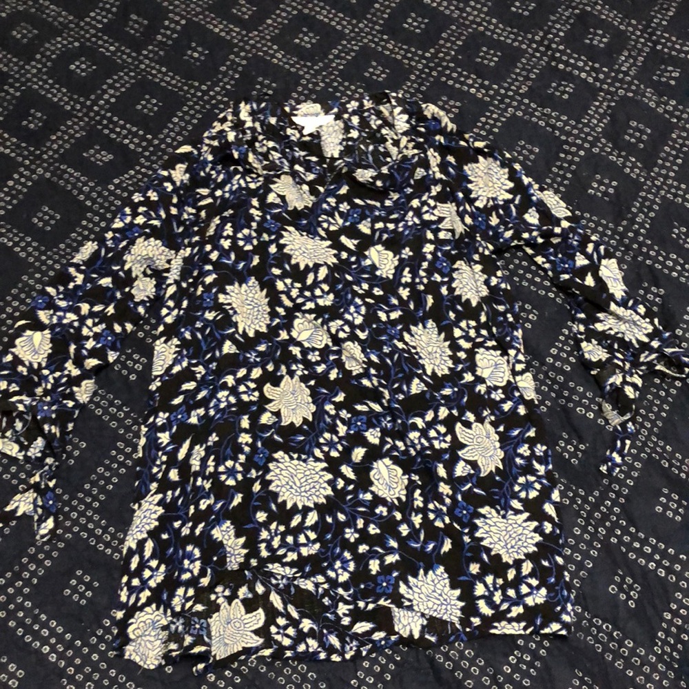 Maternity shirt 3/4 sleeve.